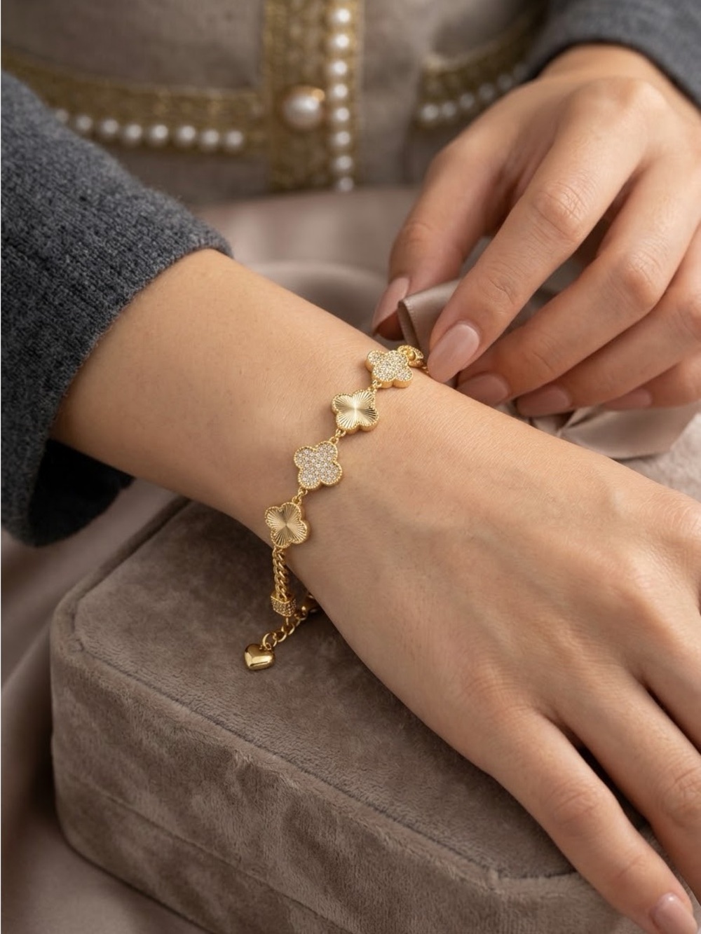 14K Gold Filled Clover Link Bracelet - Elegant Jewelry. 6-8 Inches Adjustable
